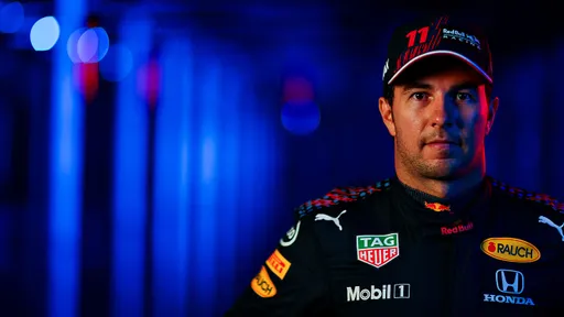 Red Bull Racing может пересмотреть условия контракта с пилотом Пересом