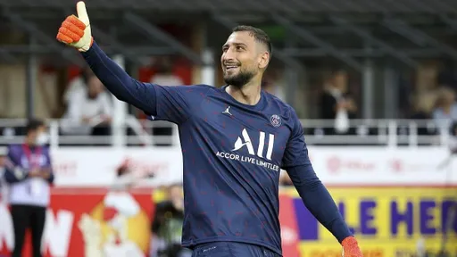 Селюк: Сафонов будет сидеть на лавке в «ПСЖ», а играть будет Доннарумма