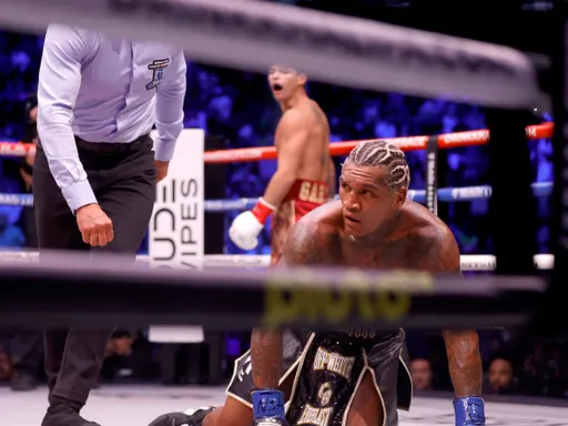 Гарсия нокаутировал Бенна и защитил титул WBC в полусреднем весе