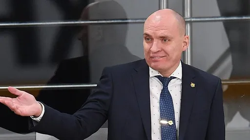 Разин обвинил судей КХЛ в пренебрежительном отношении к тренерам