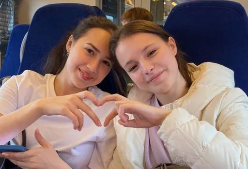 Алина Загитова поздравила Анну Щербакову с днём рождения, выложив забавное видео с танцами