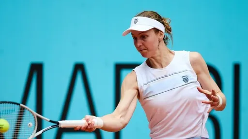 Самсонова проиграла Рыбакиной в финальном матче турнира категории WTA-500