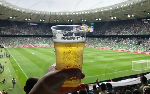 Шмаров считает, что без отмены Fan ID на стадионах будет некому пить пиво