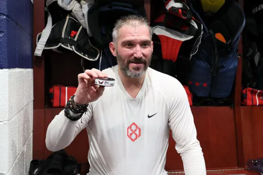 EA воссоздала рекордный гол Овечкина в трейлере NHL 26
