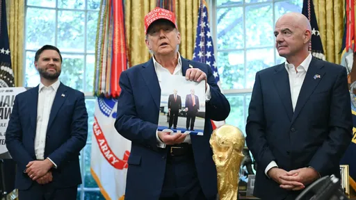 В ФИФА считают, что встречи Путина и Трампа идут на пользу миру