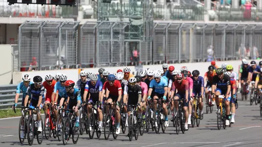 Более 2 тысяч участников вышли на старт сезона велосерии Gran Fondo Russia-2025