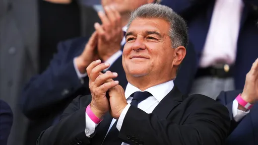 Президент «Барселоны» Лапорта оскорбил Ла Лигу и RFEF во время матча с «Атлетиком»
