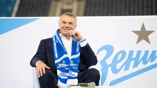 Медведев раскритиковал инсайдера Карпова, который сообщил о его уходе из «Зенита»