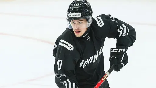 Форвард «Трактора» Низамеев о смене тренера: мы стали играть в более агрессивный хоккей