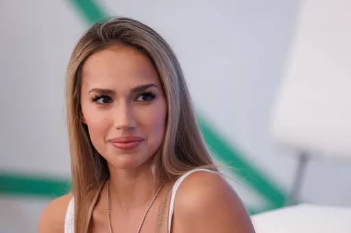 Дмитриенко снял тизер клипа на свою песню с Загитовой в главной роли