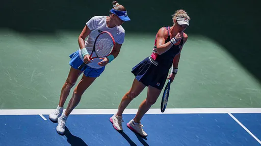 Дуэт теннисисток Звонарёва-Зигемунд стал победителем парного турнира WTA в Нинбо