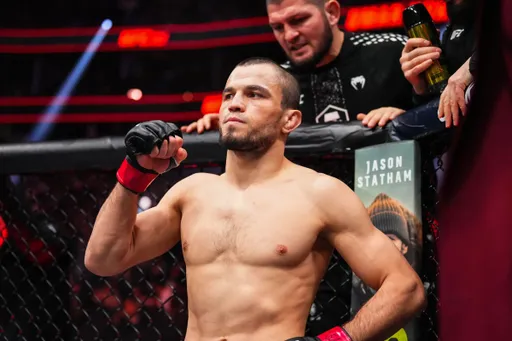 Умар Нурмагомедов потерпел первое поражение нокаутом в UFC