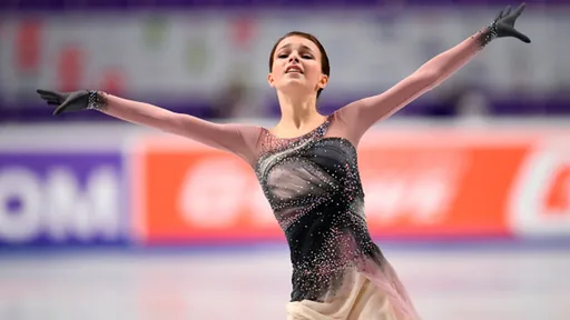 Фигуристка Щербакова снялась на фото с подарками от китайских болельщиков