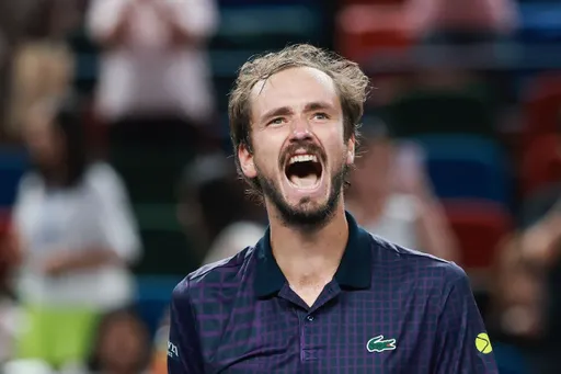Медведев победил американца Микельсена и вышел в финал турнира ATP-250