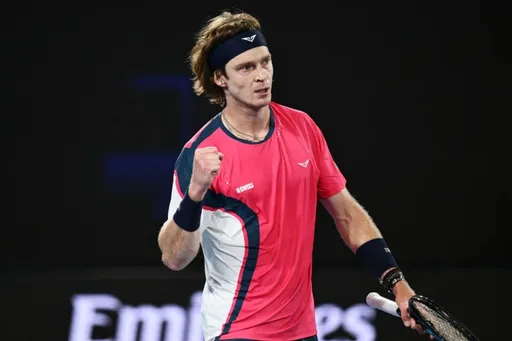 Рублев обыграл Чжичжэня в первом круге турнира ATP в Роттердаме