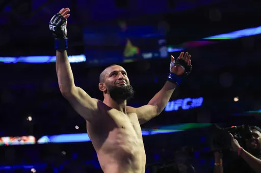 Чимаев надеется, что Евлоев финиширует Волкановски на UFC 333