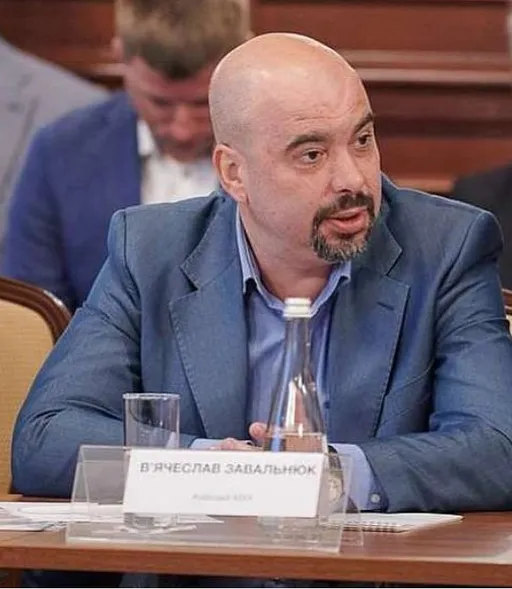 Федерация хоккея Украины лишит званий и наград тренера «Чайки» Завальнюка