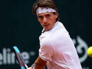 Швейцарец Хюслер выиграл турнир ATP-250 в Софии
