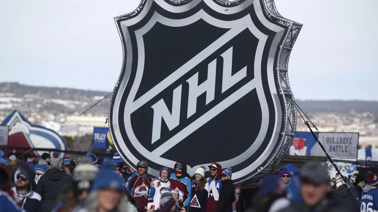 На драфте НХЛ-2024 в Лас-Вегасе было выбрано 27 хоккеистов из России