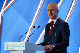 Матыцин заявил, что отмена решения УЕФА о допуске россиян говорит о политизации спорта