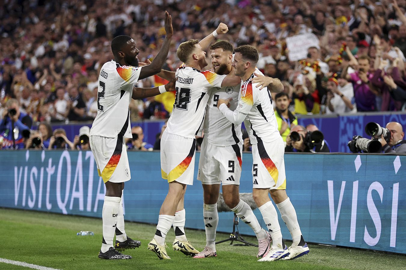 «Крестоносцы» пытаются отобрать лидерство у немцев: как смотреть матч Швейцария – Германия?