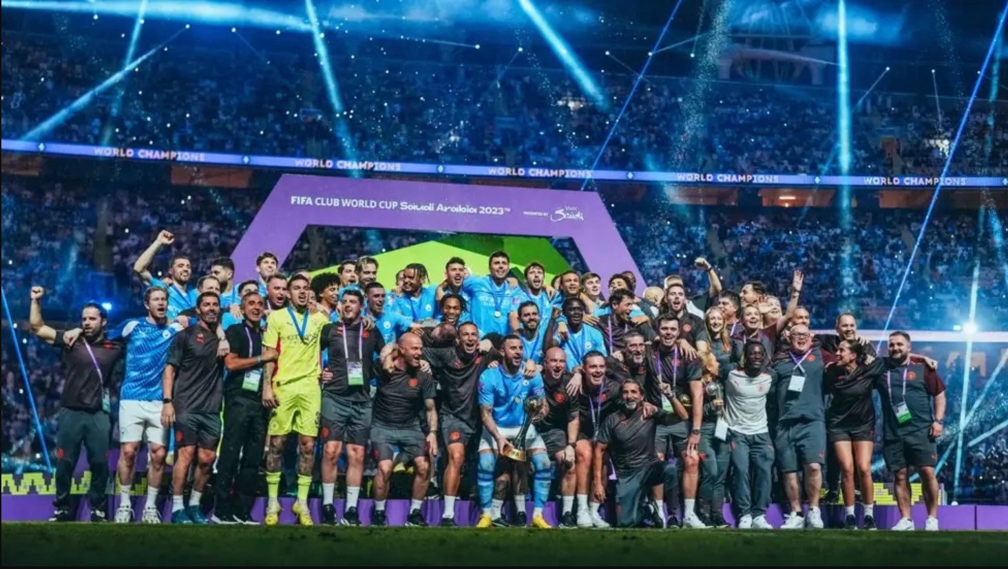 Трофеи «Ман Сити», «Золотой мяч» Месси и снова Суперлига: главные события года в футболе