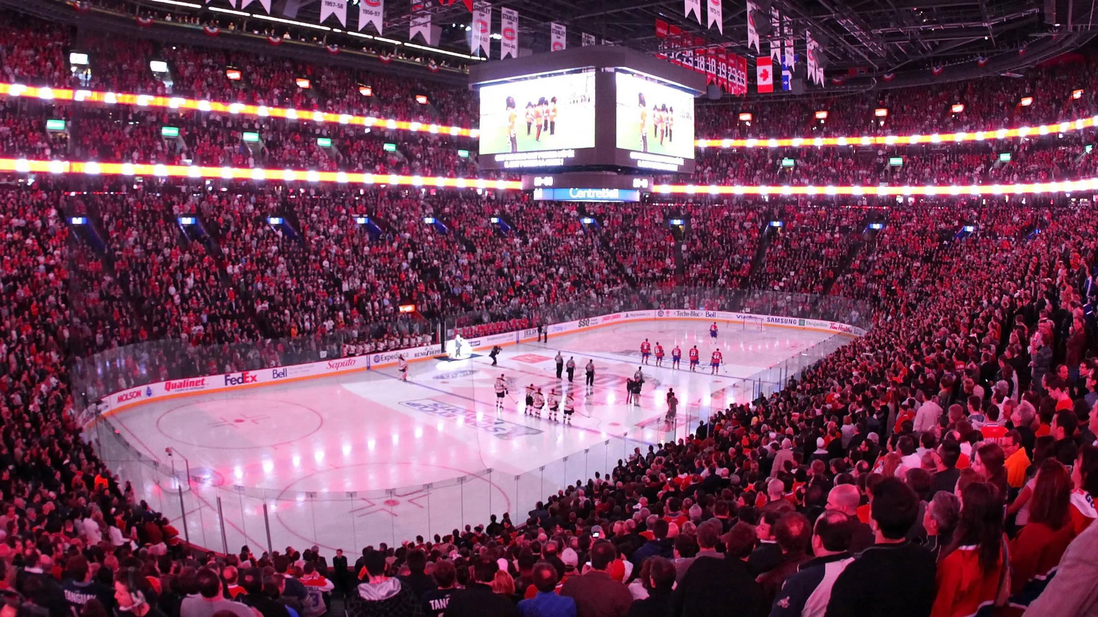 Bell Center во время матча «Монреаля» и «Торонто»