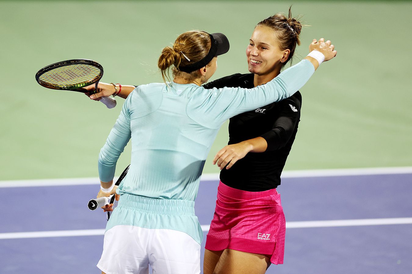 Россиянки Кудерметова и Самсонова вышли в полуфинал парного турнира в Чжэнчжоу