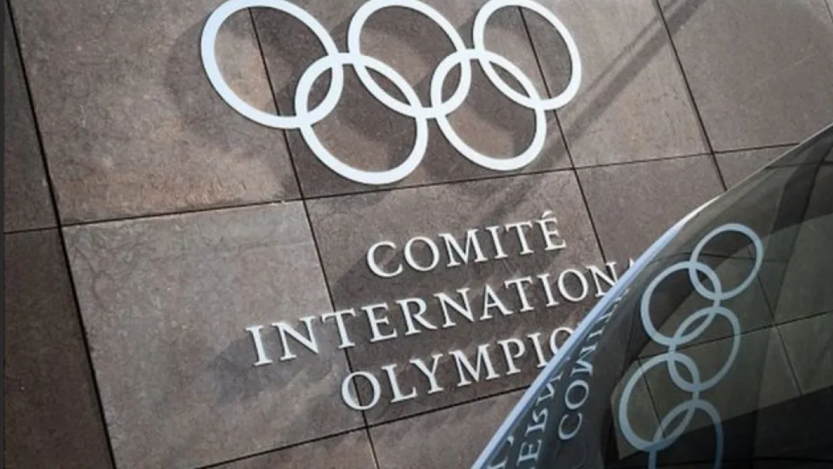 МОК запретил участие в международных турнирах связанным с военными структурами спортсменам из России