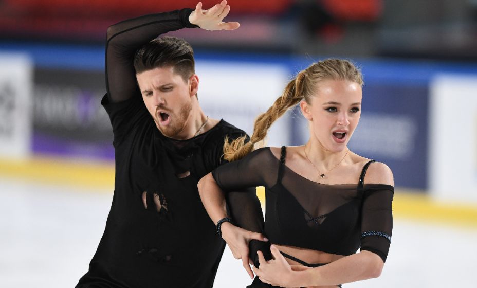 Степанова и Букин стали победителями Спартакиады сильнейших в танцах на льду