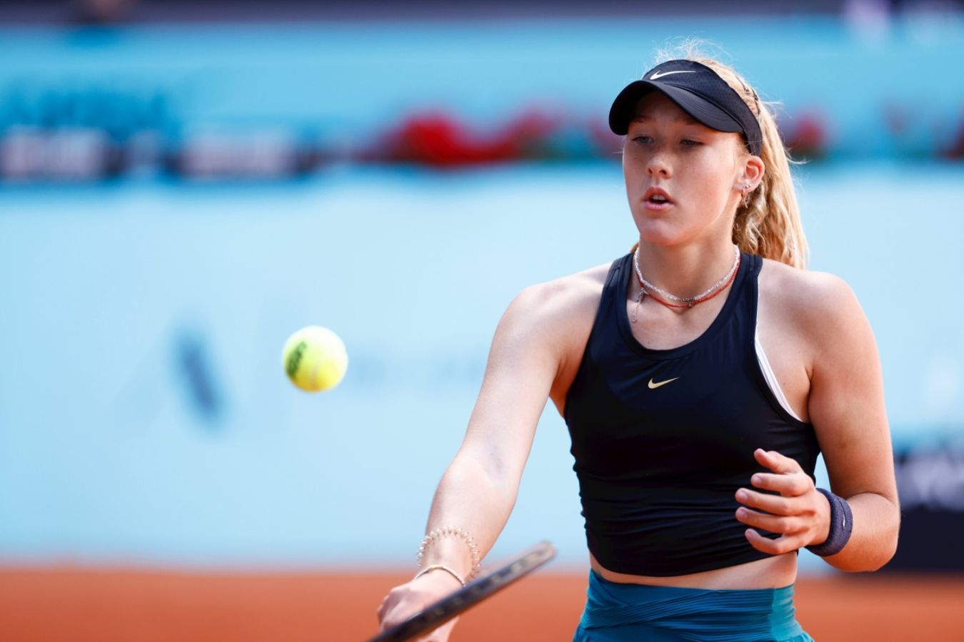 Мирра Андреева обыграла Крейчикову на турнире WTA-1000 в Пекине