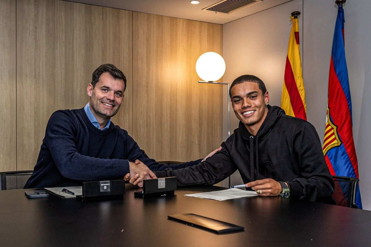 «Барселона» начала подключать сына Роналдиньо к тренировкам с основной командой