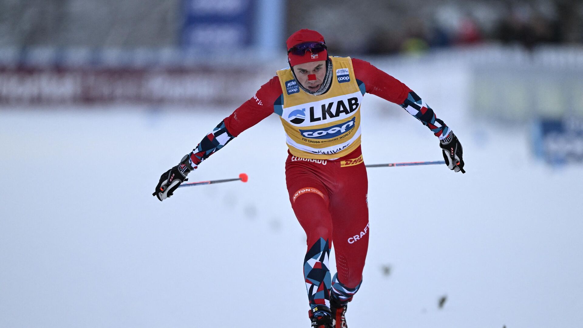 Норвежец Амундсен выиграл гонку преследования на первом этапе «Тур де Ски»
