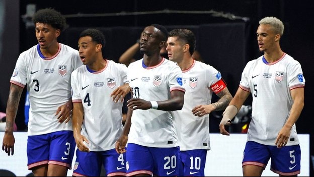 Уругвай переиграл США в третьем туре Кубка Америки