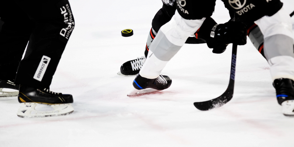 17-летний хоккеист команды из Воронежской области умер во время тренировки
