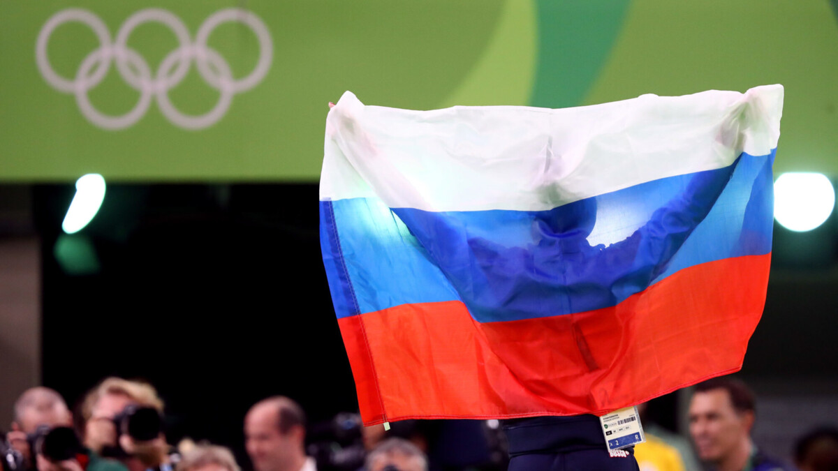 В трансляции соревнований ОИ-2024 в Париже сняли российский флаг