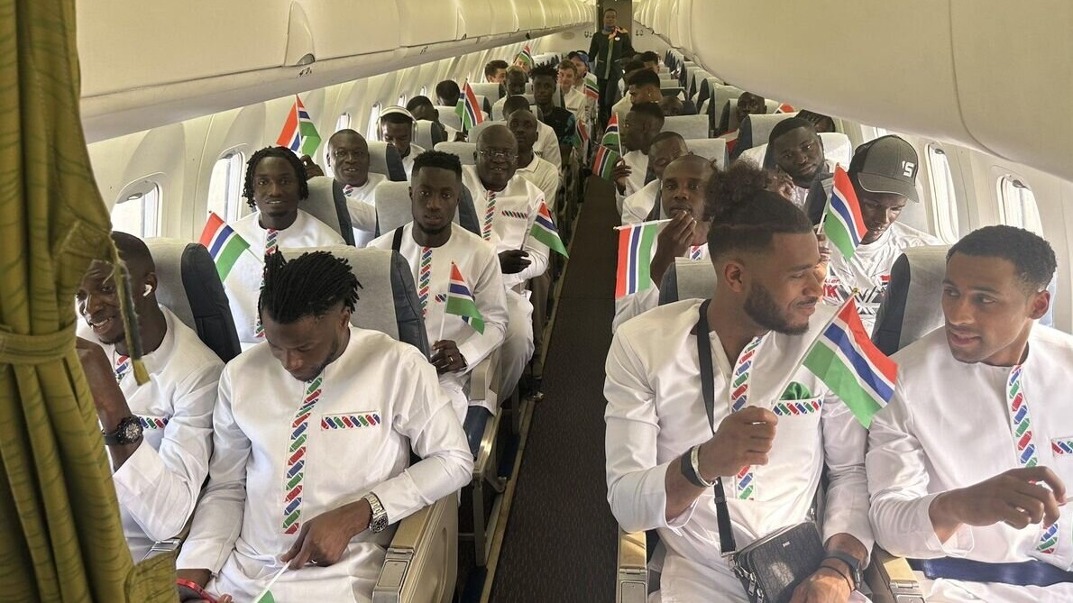 Футболисты сборной Гамбии потеряли сознание на борту самолёта