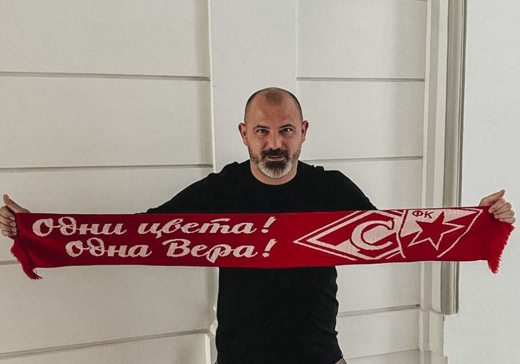 Деян Станкович сфотографировался с клубным шарфом «Спартака»