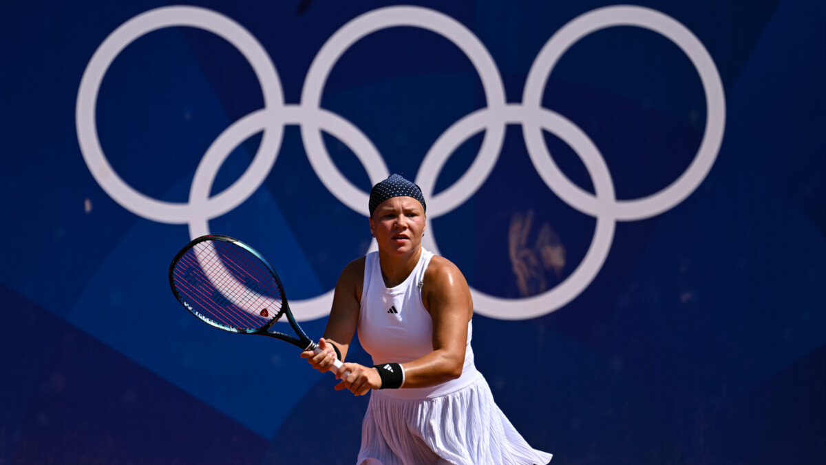 Андреева и Шнайдер вышли во второй круг парного турнира на Олимпийских играх-2024