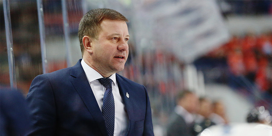 «Нефтехимик» продлил контракт с главным тренером Леонтьевым на три года