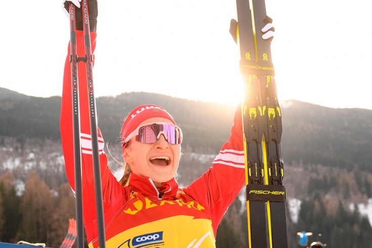 Непряева стала победительницей женского спринта на восьмом этапе Кубка России по лыжным гонкам