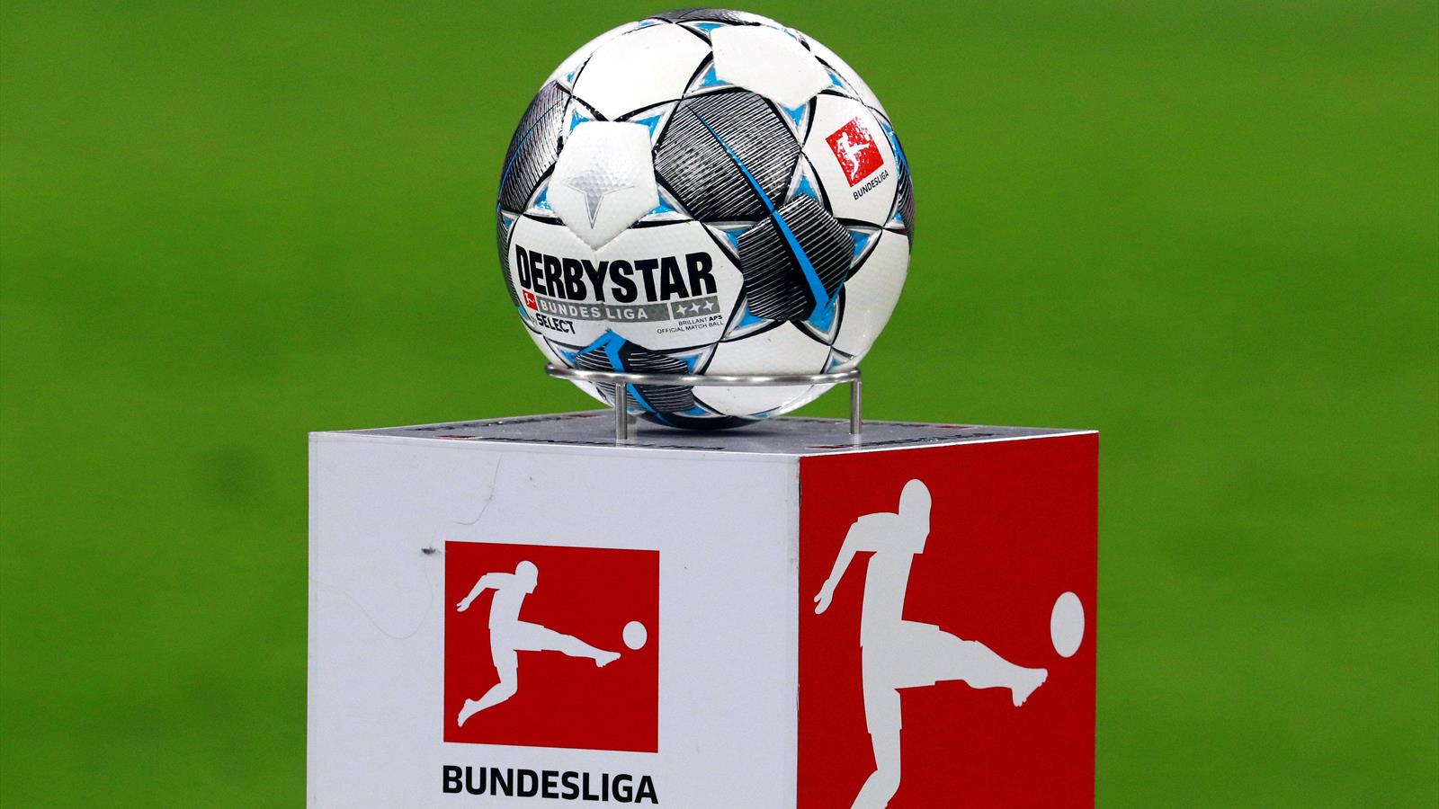 Три команды из Германии сыграют в полуфиналах еврокубков впервые за 29 лет