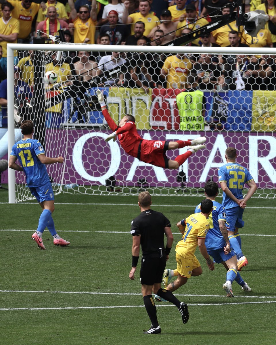 Первый гол сборной Румынии в ворота Украины