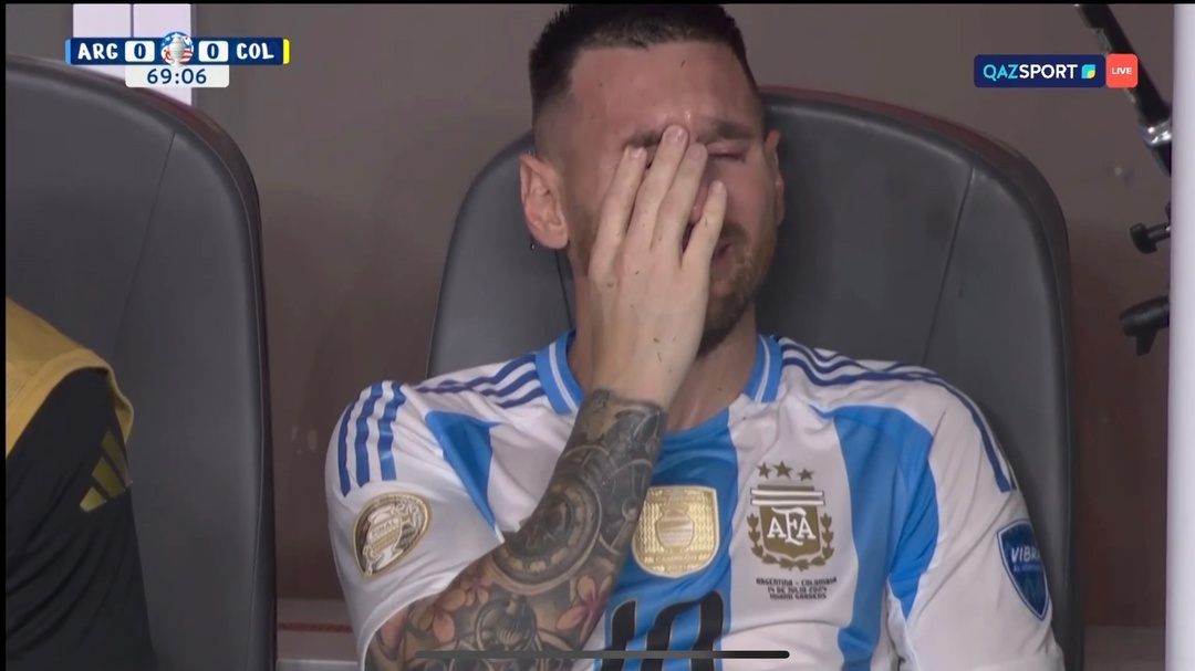 Лео Месси плачет из-за травмы