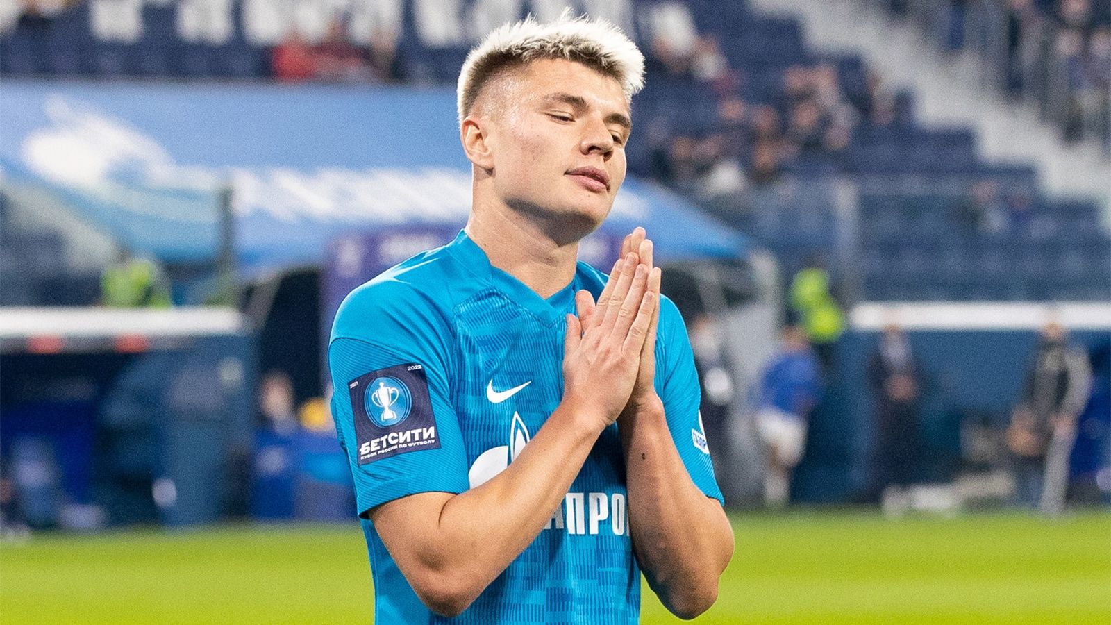 Хавбек «Зенита» Мостовой попросил агентов найти ему клуб в Европе
