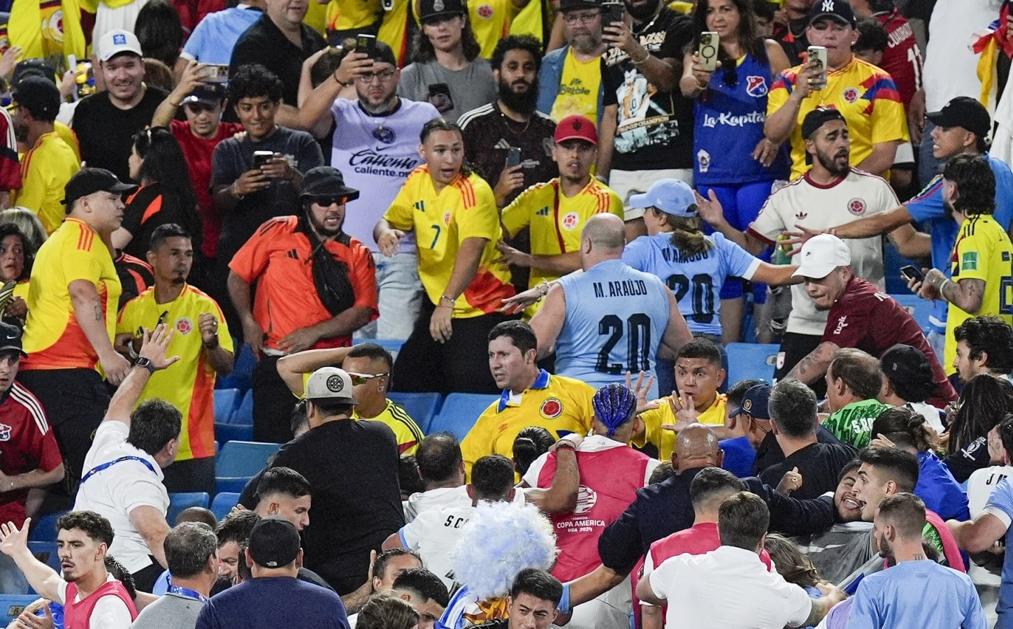 КОНМЕБОЛ осудила драку игроков с болельщиками на Кубке Америки