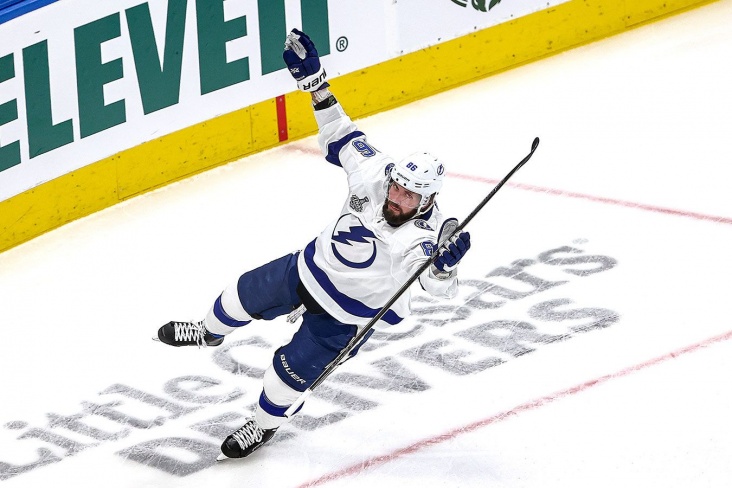 Оформивший хет-трик Кучеров признан первой звездой игрового дня в НХЛ