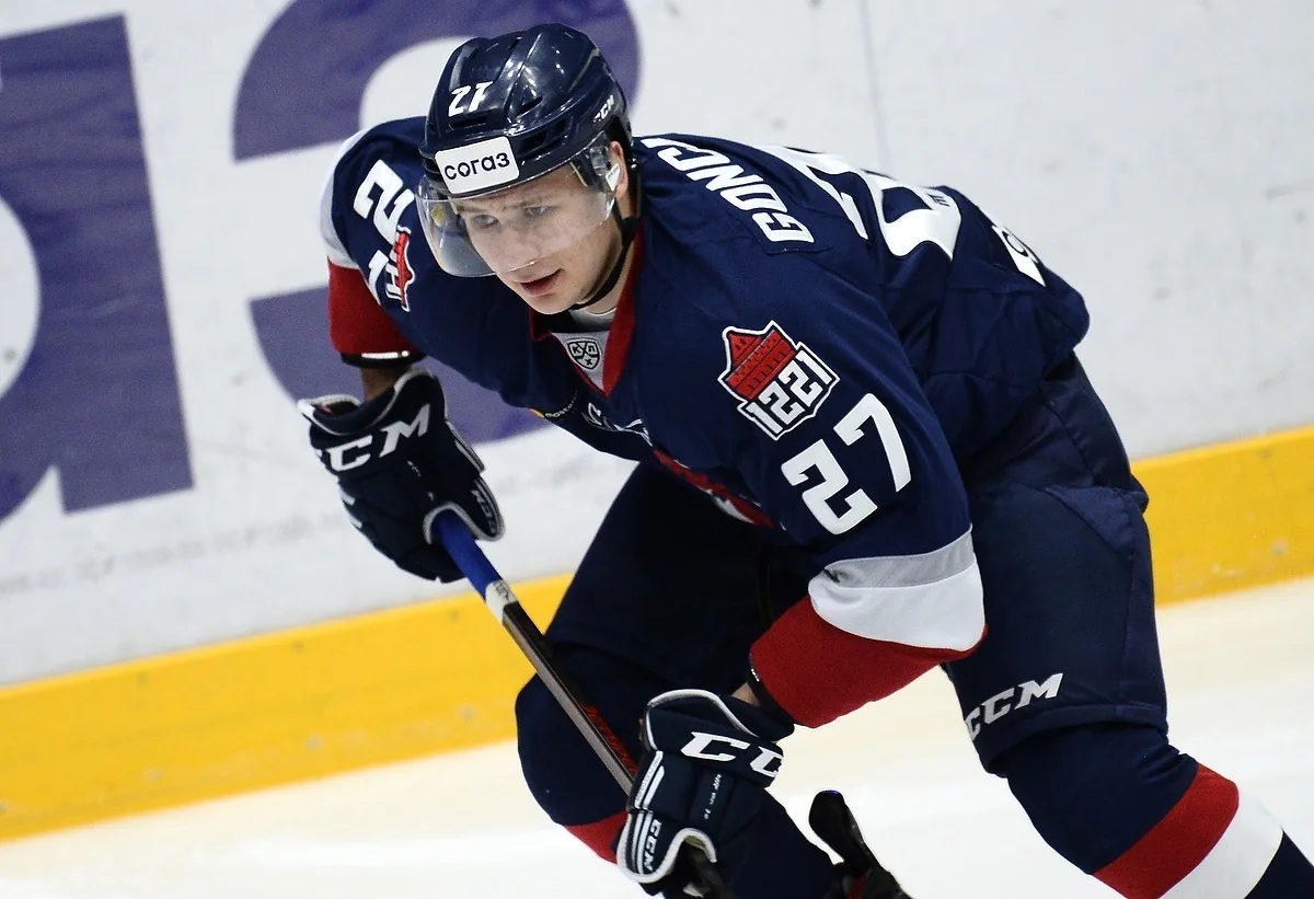 Форвард «Торпедо» Гончарук набрал четыре очка за первые два периода матча КХЛ с «Сибирью»