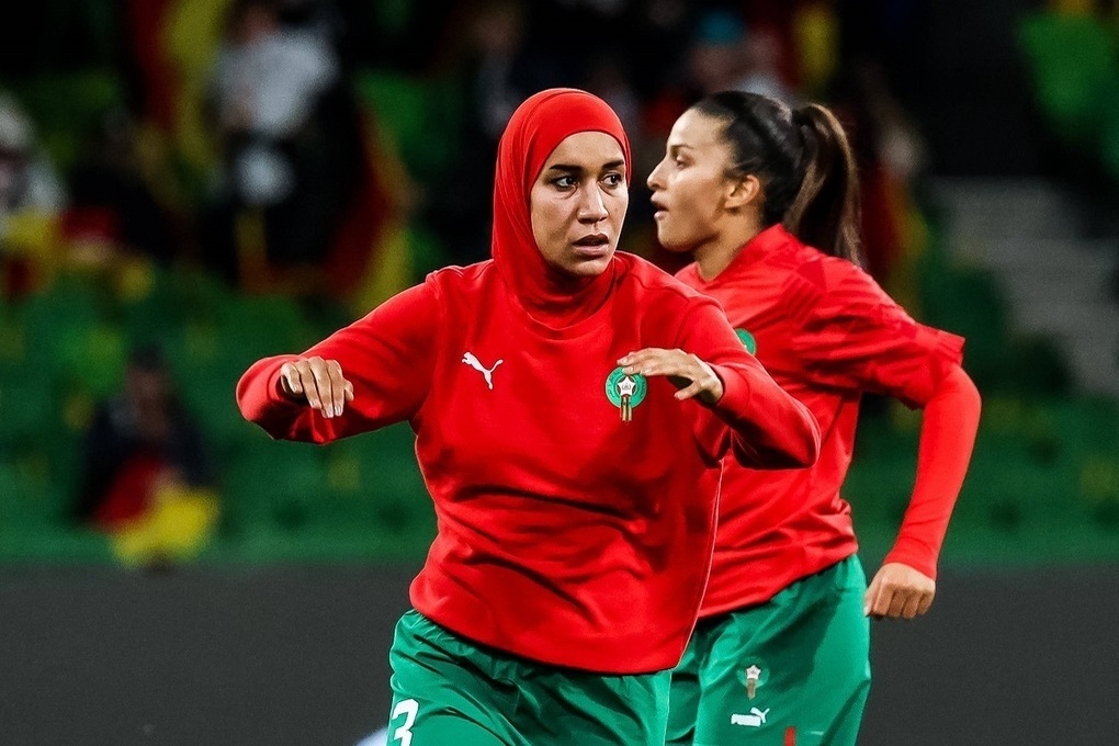 Футболистка из Марокко стала первой женщиной, которая сыграла матч на ЧМ в хиджабе