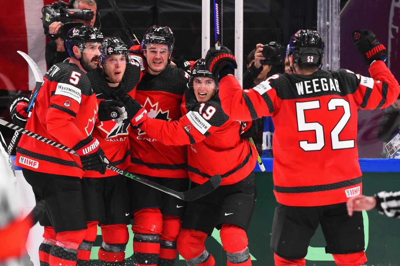 Сборная Канады стала чемпионом мира по хоккею, обыграв в финале Германию